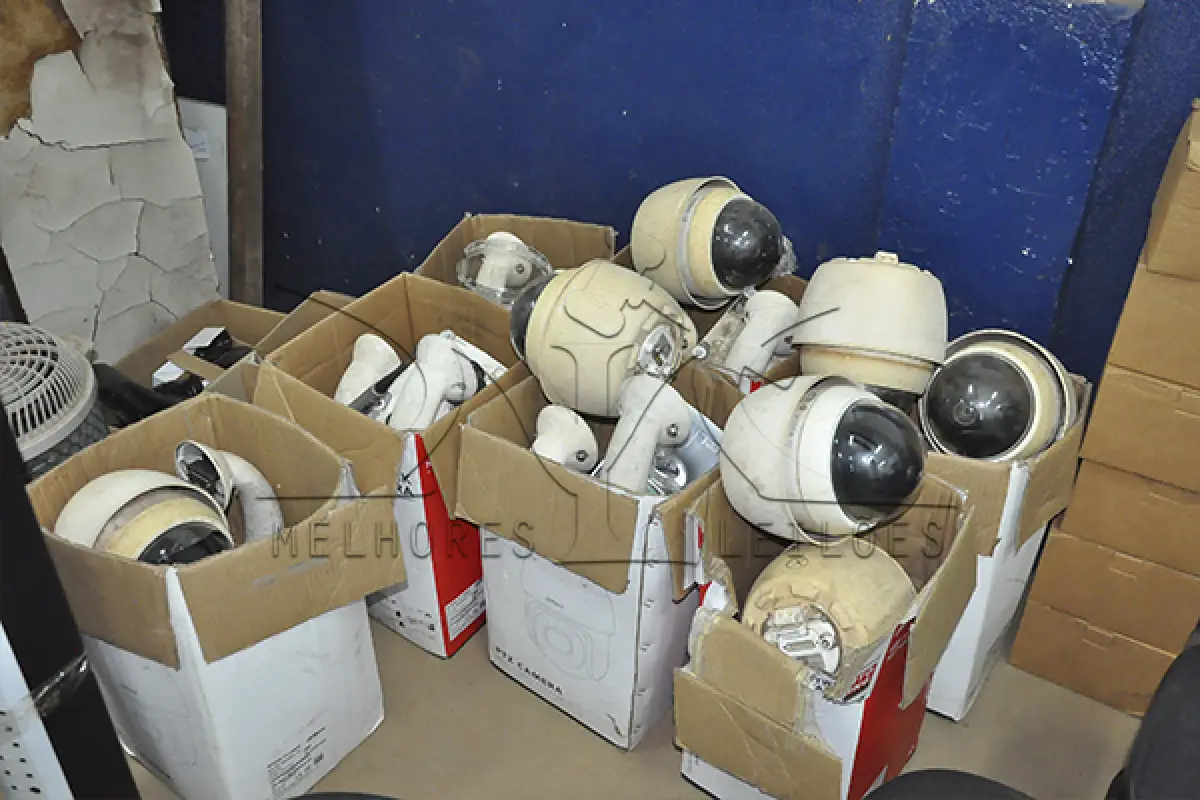 LOTE 013 - ELETRICA, ELETRONICA, NOVOS E SUCATAS