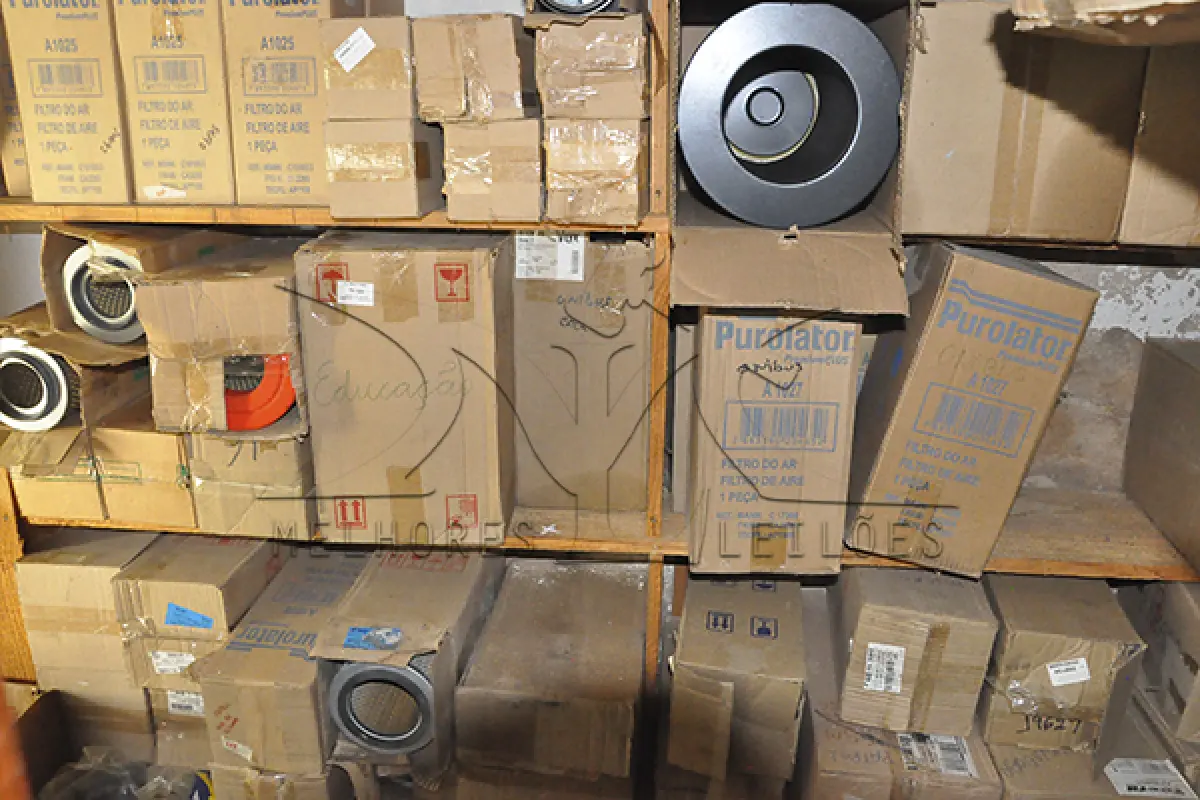 LOTE 012 - MONTANTE - PEÇAS AUTOMOTIVAS