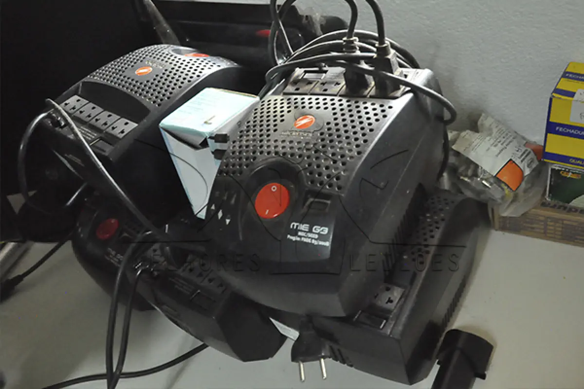 LOTE 015 - SUCATA INFORMÁTICA - ELETRONICA E ELETRICA E ETC