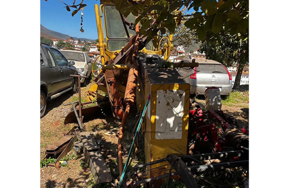 LOTE 001 - MOTONIVELADORA CARTEPILLAR MODELO 120h -  ANO 2002