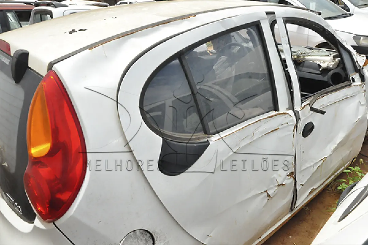 LOTE 045 - SUCATAS 4 VEICULOS - FIAT PÁLIO - FIAT FIORINO - CHERY QQ - TOYOTA ETIOS - Arrematante com certidão de DETRAN