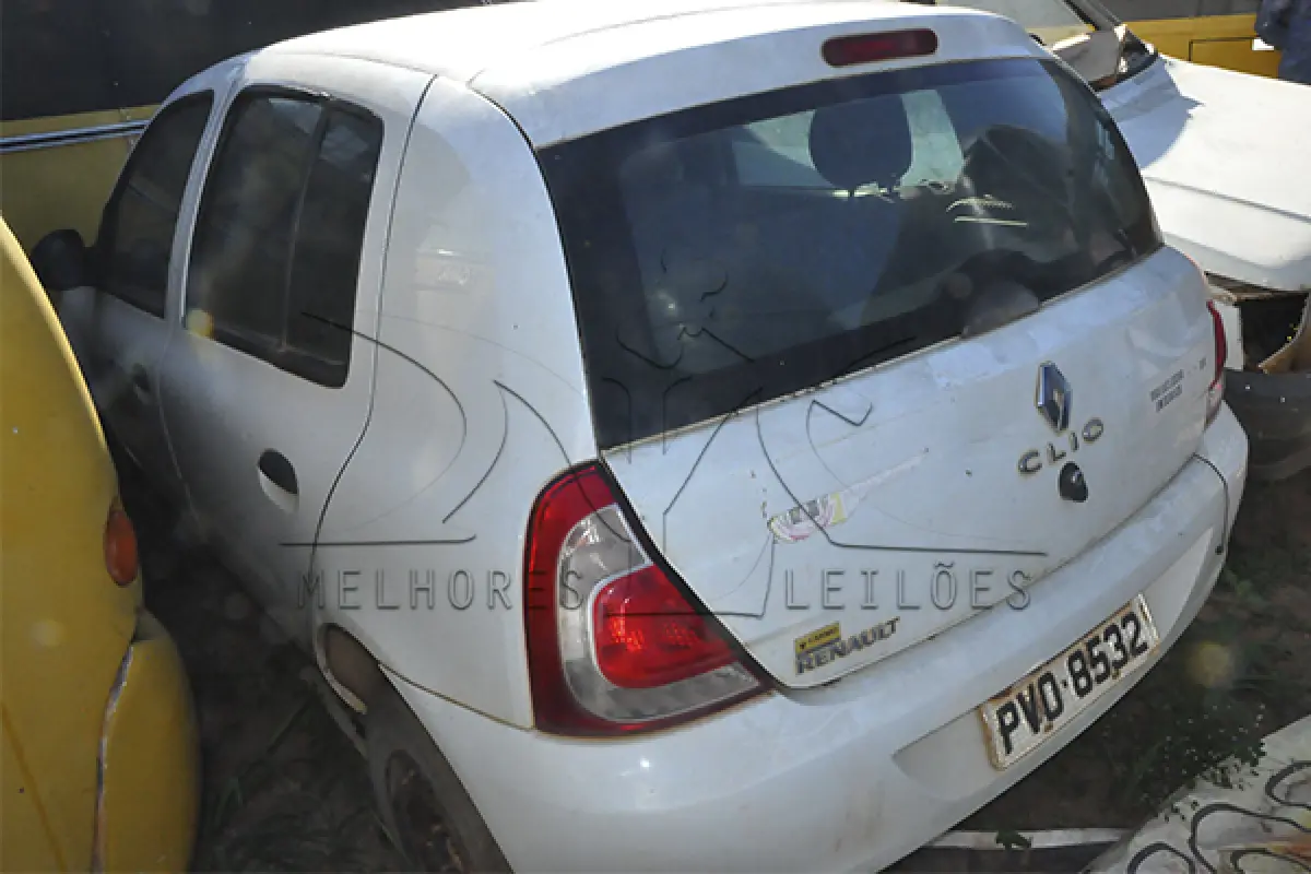 LOTE 004 - RENAUT CLIO. - PLACA PVO-8532