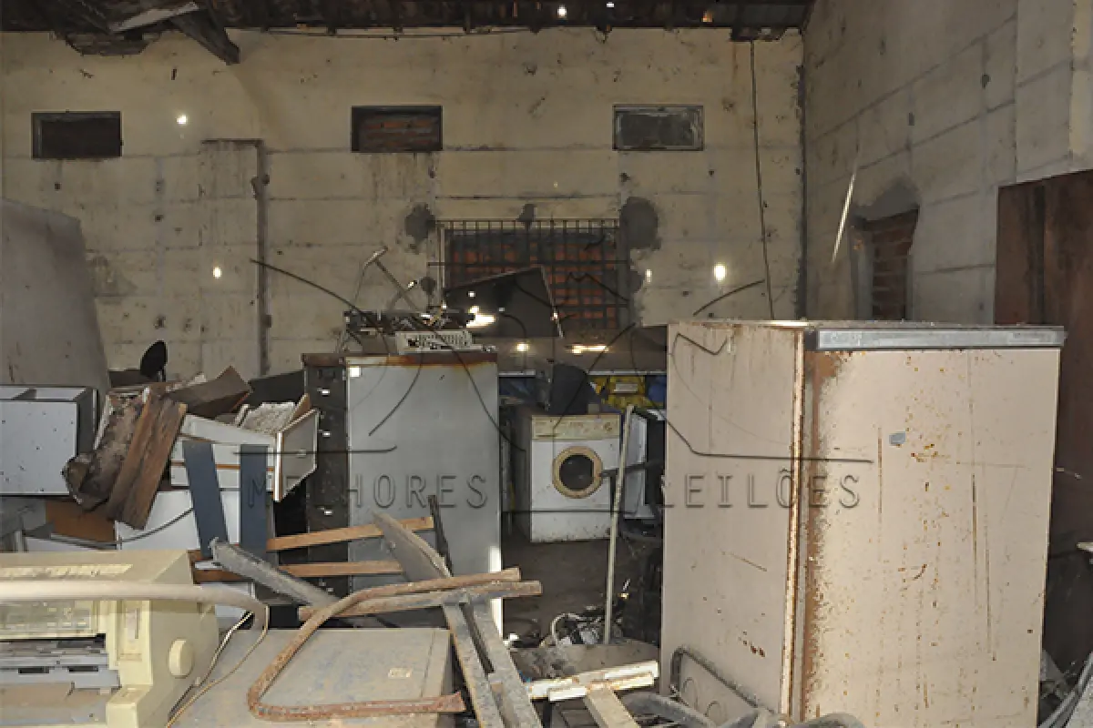 LOTE 049 - SUCATA -  ELETRODOMÉSTICO, MOBÍLIAS E DIVERSOS