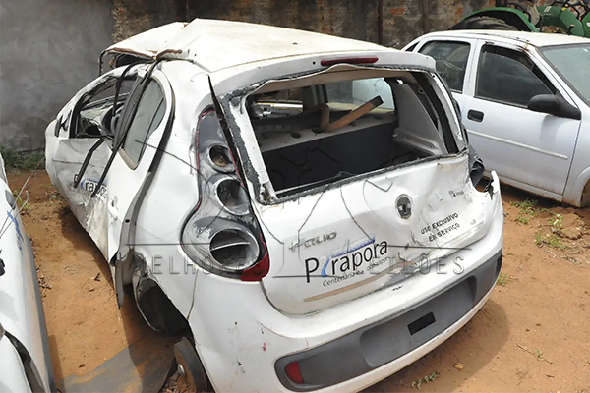 LOTE 045 - SUCATAS 4 VEICULOS - FIAT PÁLIO - FIAT FIORINO - CHERY QQ - TOYOTA ETIOS - Arrematante com certidão de DETRAN