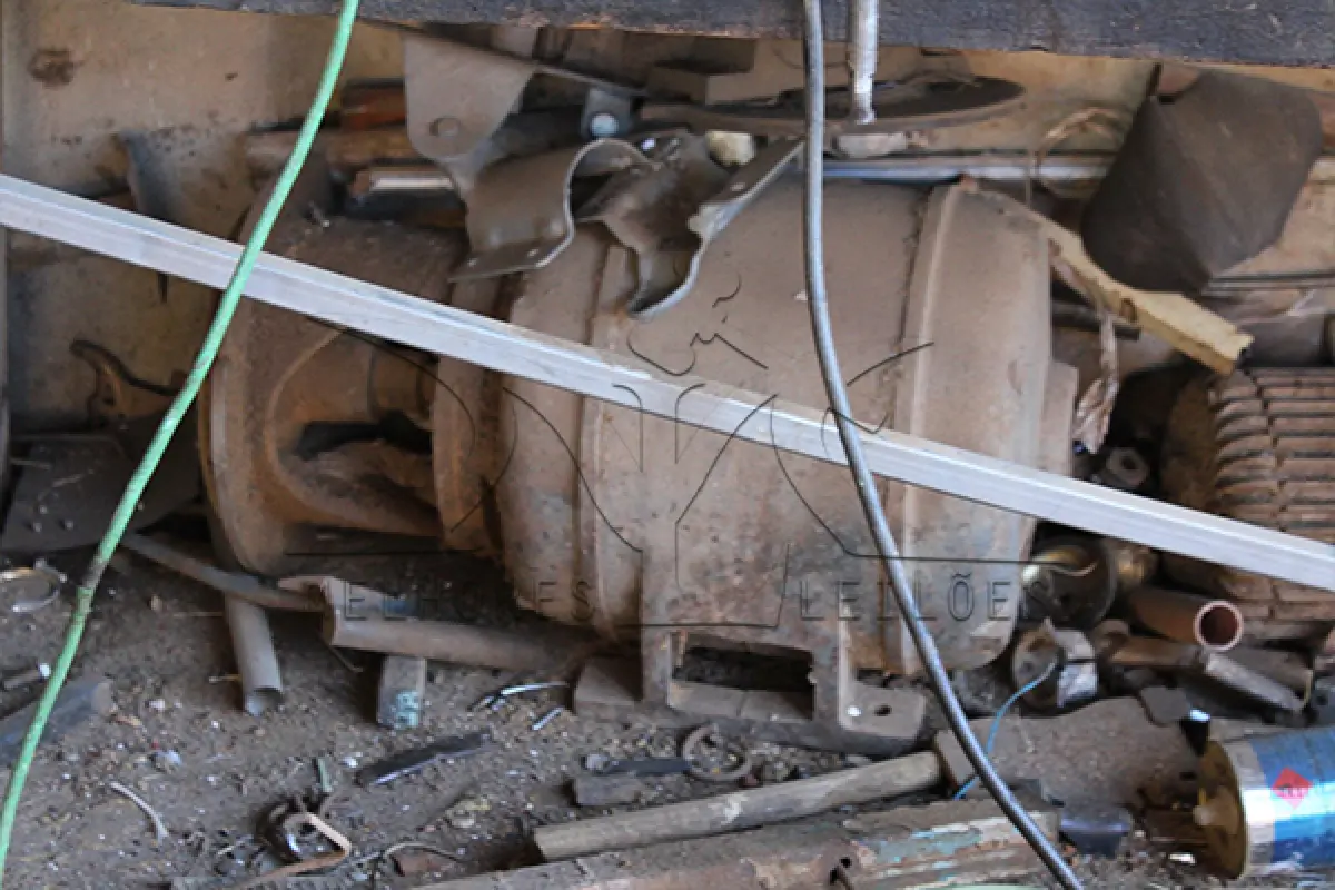 LOTE 014 - SUCATA - MOTOR ELÉTRICO E ROÇADEIRAS