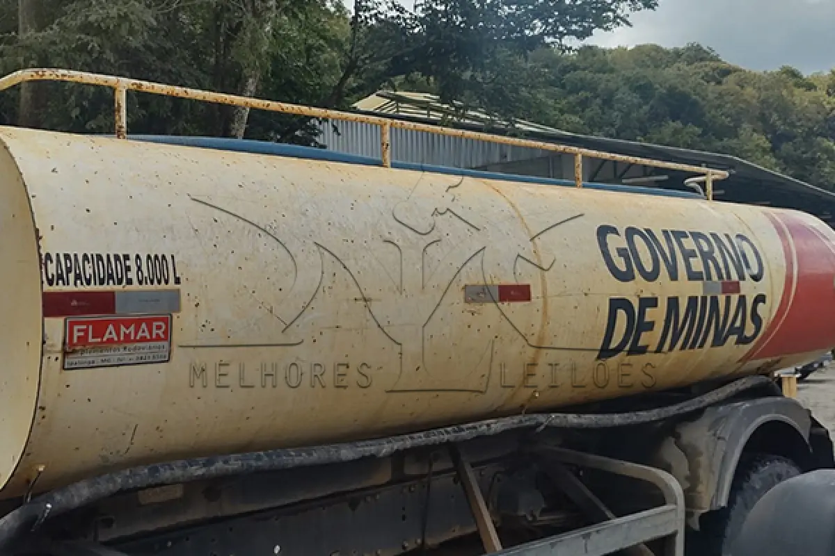 LOTE 008 - TANQUE DE AGUA PARA CAMINHÃO