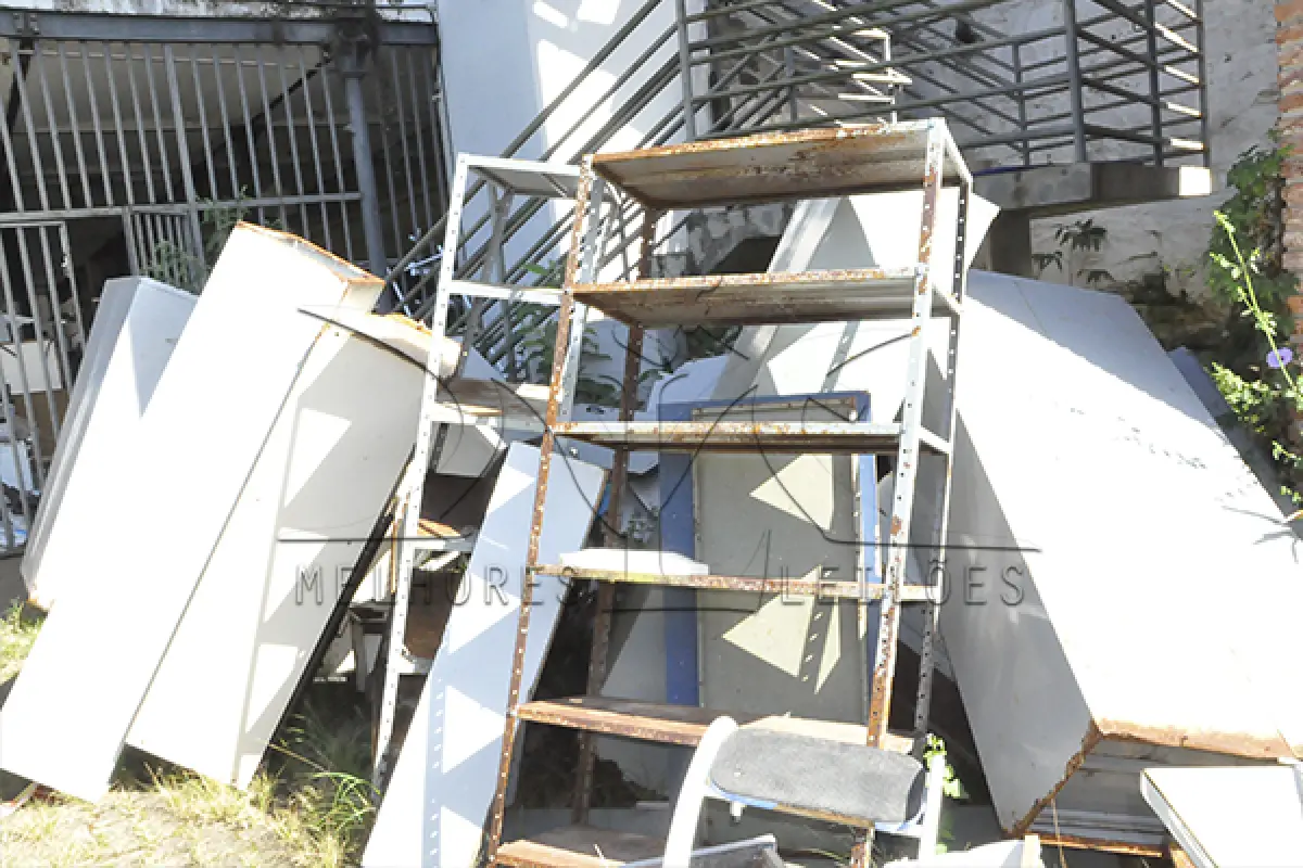 LOTE 016 - DERIVADA EDUCAÇÃO - FERRAGEM, MATERIAIS E ETC