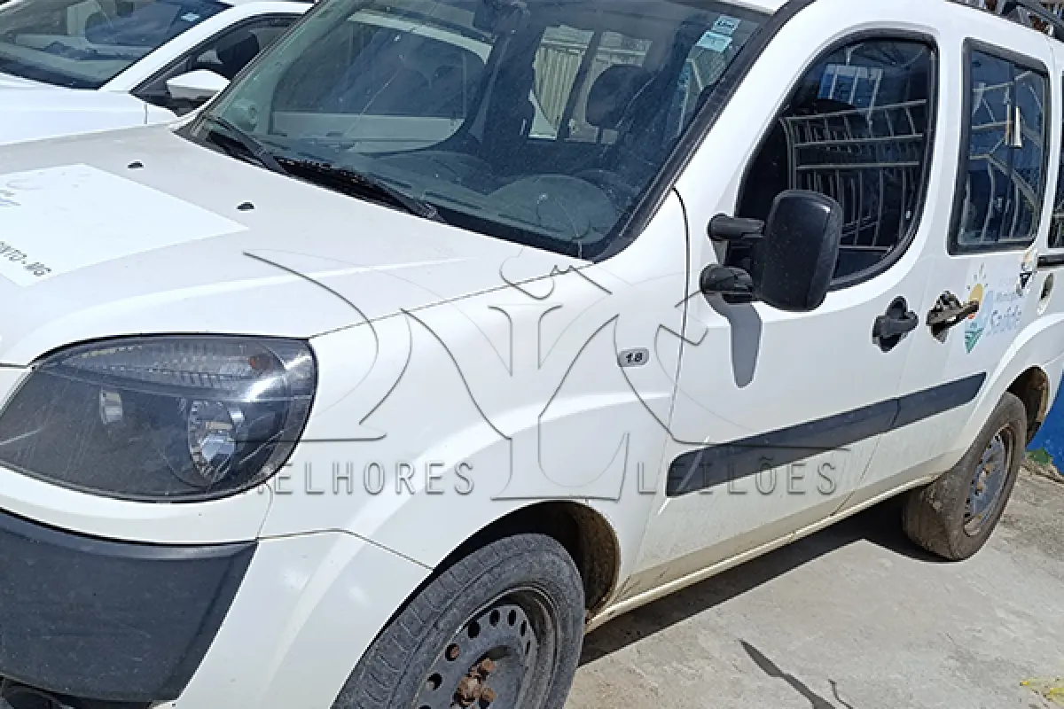 LOTE 009 - FIAT DOBLO ESSENCE 7L E - ANO 2020 2021