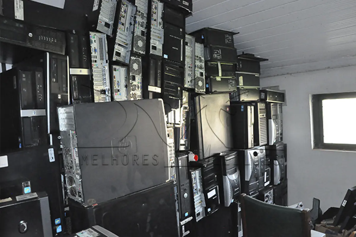 LOTE 015 - SUCATA INFORMÁTICA - ELETRONICA E ELETRICA E ETC