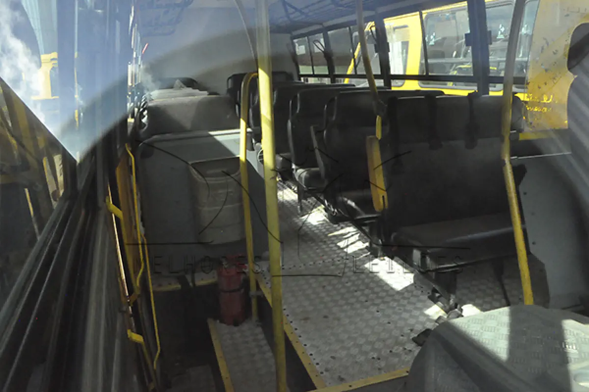 LOTE 007 - ONIBUS MARCOPOLOVOLARE V8L - PLACA HLF-2297 - ANO 2009-2010