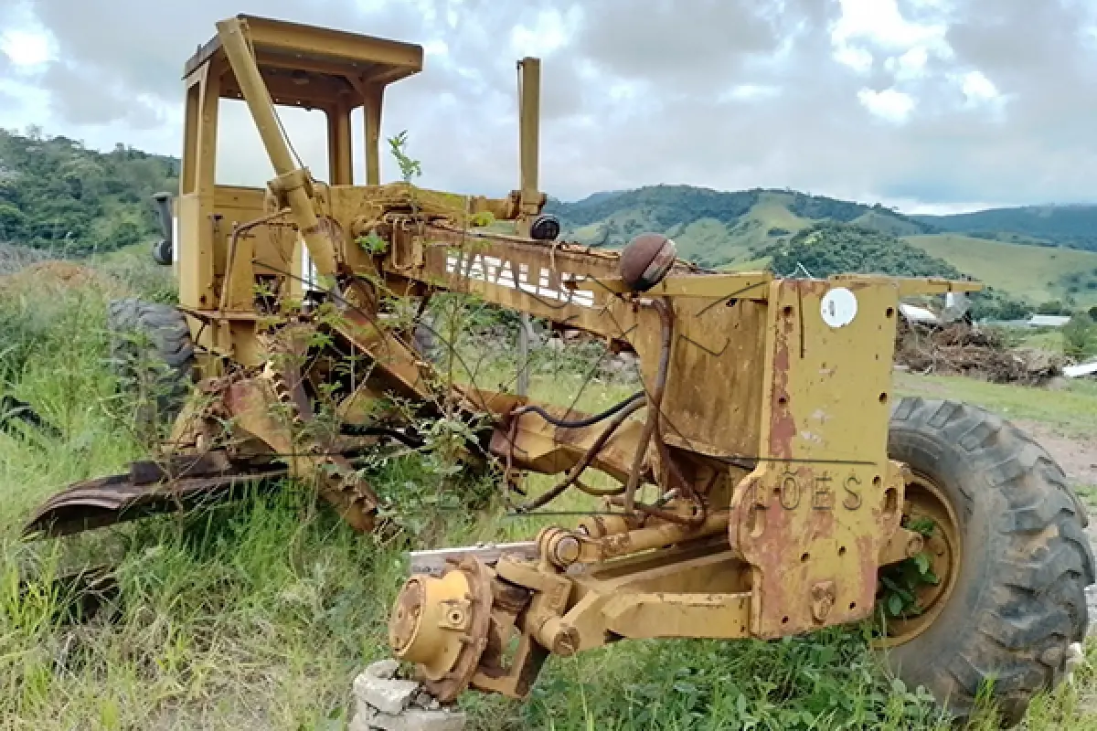 LOTE 001 - 01/02 PATROL CATER PILLAR 12 G - ANO 1994. 02/02 PATROL FIATALLIS PTK 321 ANO 1982.