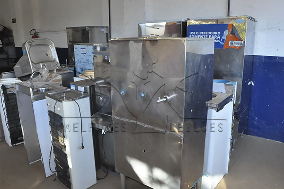 LOTE 014 - REFRIGERADORES, ELETRO DOMESTICOS E SUCATAS