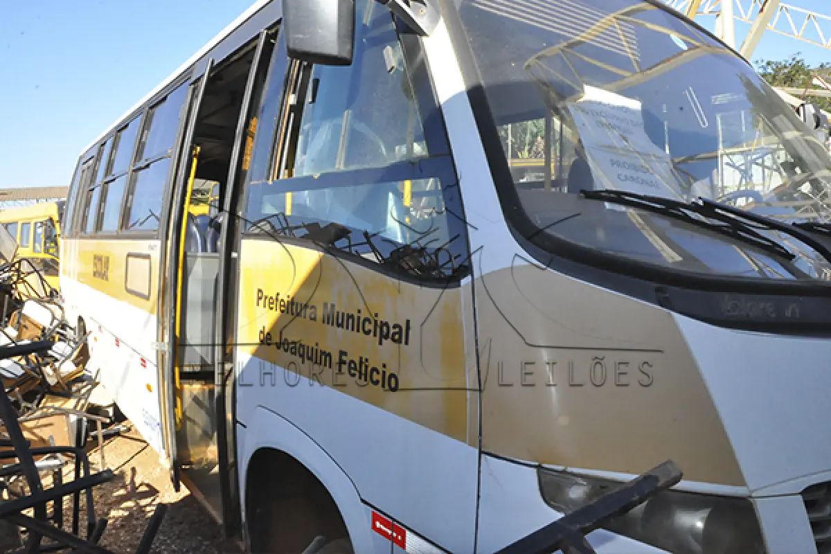 LOTE 009 - MARCOPOLO VOLARE W9 ON - PLACA PUT-2103