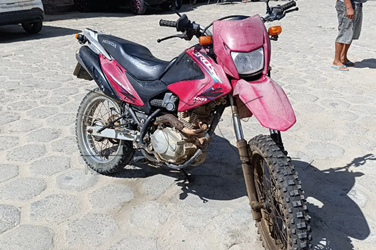 LOTE 004 - HONDA NXR 150 BROS ESD - ANO 2012 2012