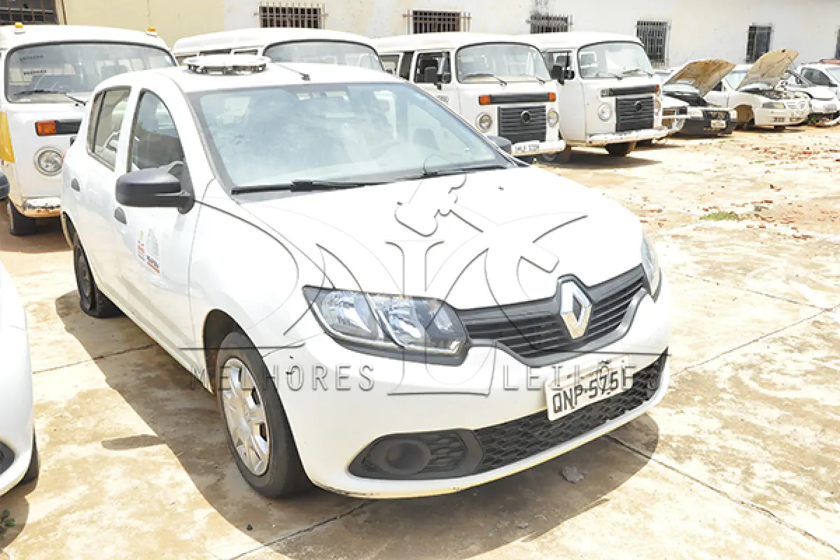 LOTE 032 - RENAULT SANDERO AUTH 10 - PLACA QNP-5751 ANO 2017 2018