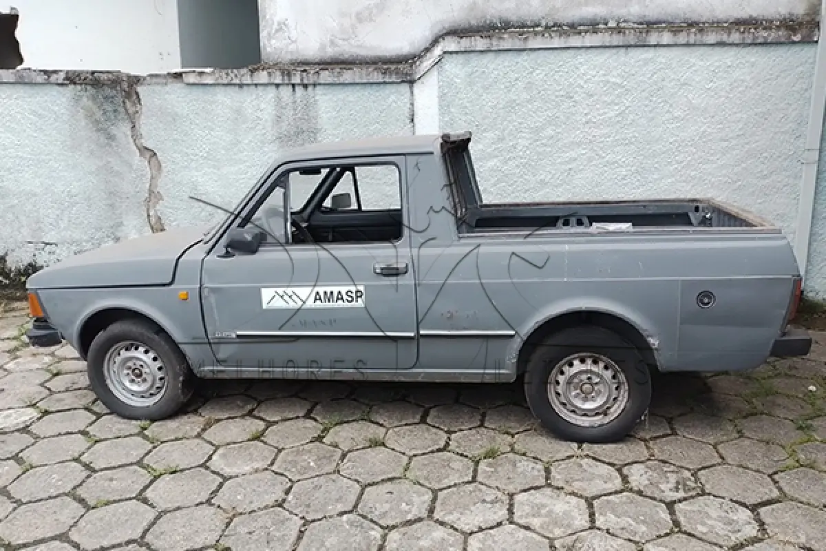 LOTE 002 - 01/02 - VEICULO FIAT 147 - GMG-3849 - 1986 1986. - 02/02 SUCATA DERIVADO OBRA.