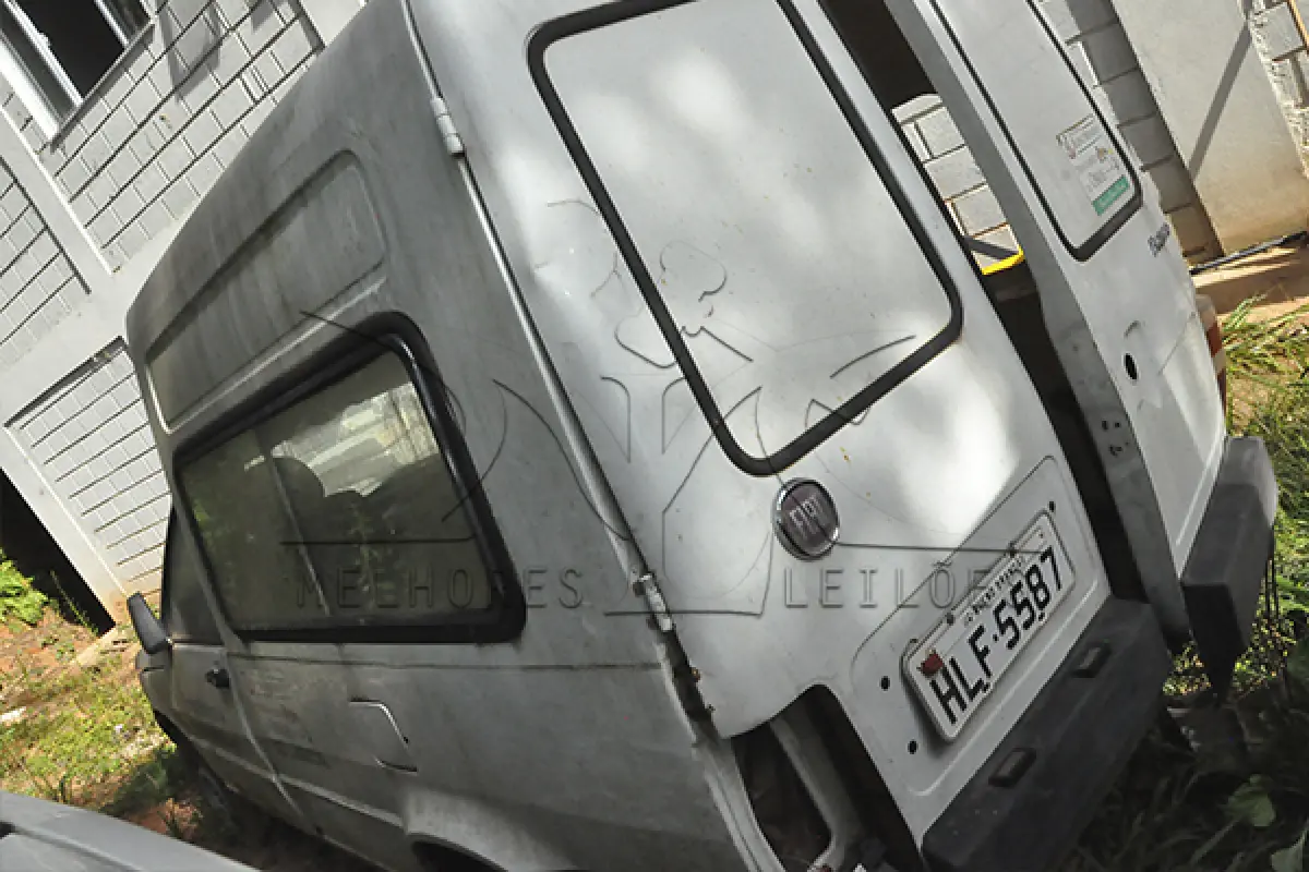 LOTE 004 - FIAT FIORINO UNIVIDAS AM - PLACA HLF-5587 - ANO 2011 2011