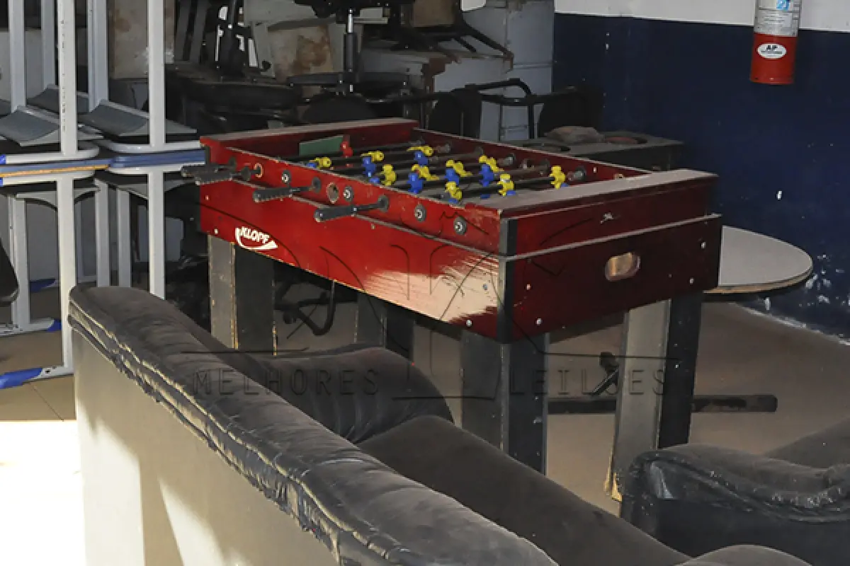 LOTE 011 - SUCATA 02 MESAS TOTO