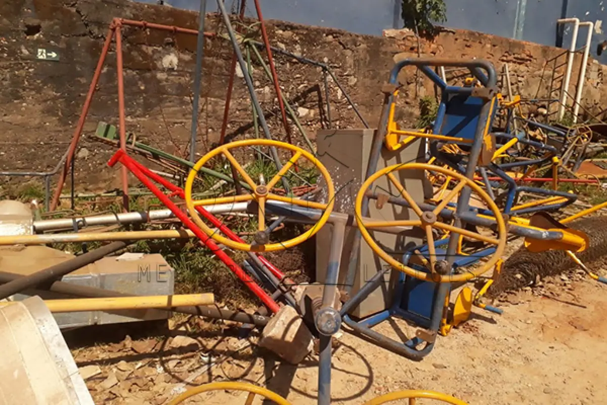 LOTE 016 - SUCATA DE FERRAGEM /DIVERSOS