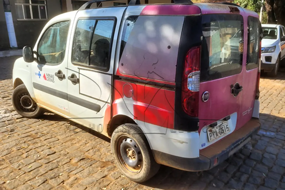 LOTE 009 - FIAT DOBLO ESSENCE 1.8 - ANO 2016 2016