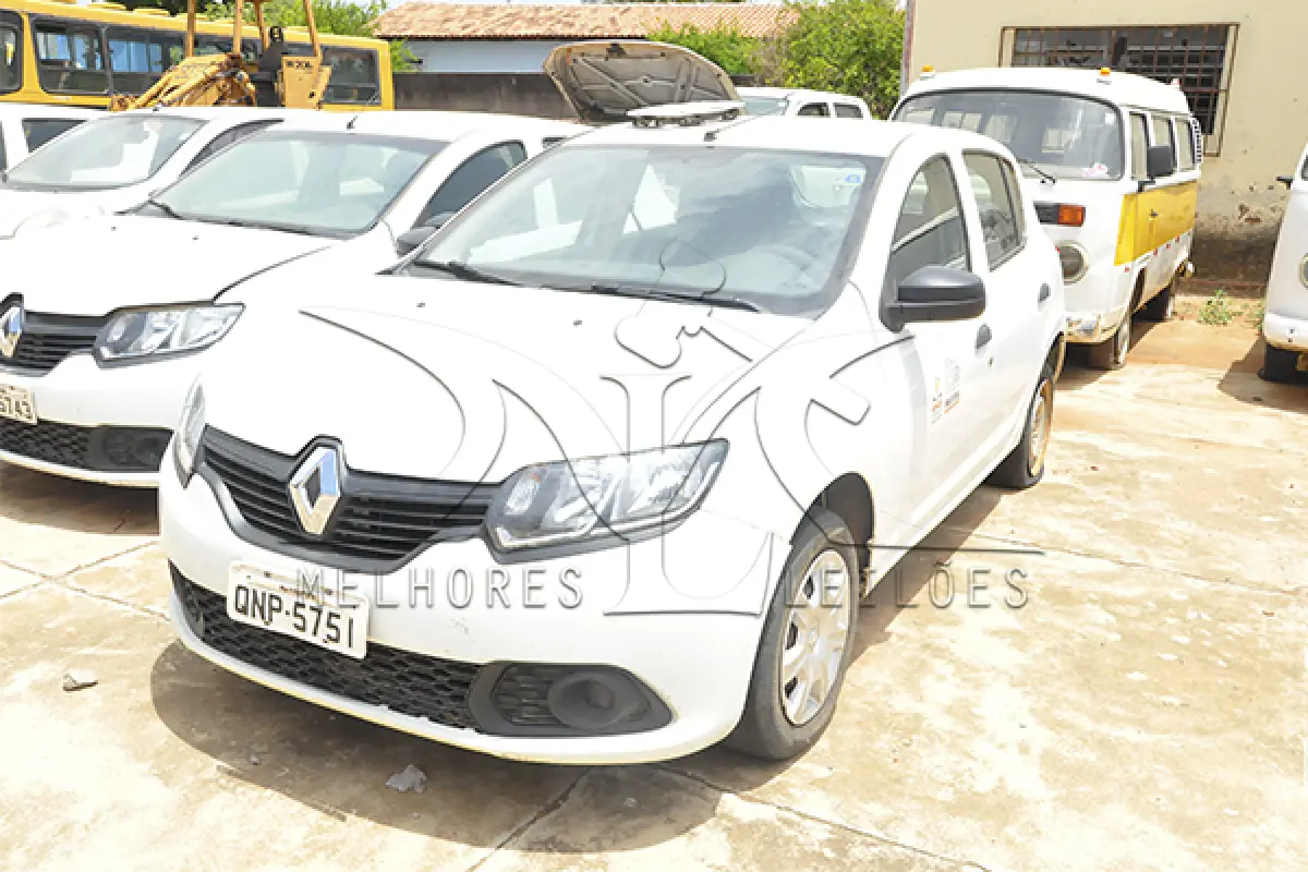 LOTE 032 - RENAULT SANDERO AUTH 10 - PLACA QNP-5751 ANO 2017 2018