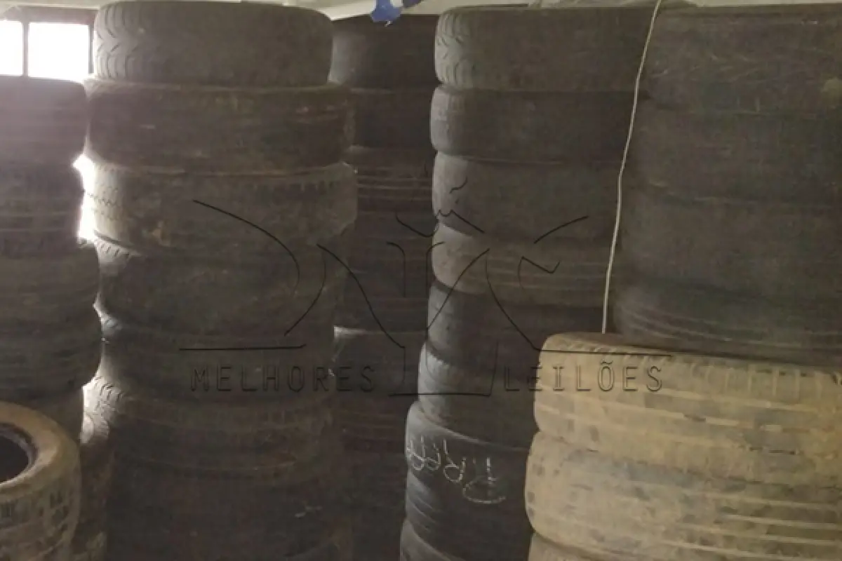 LOTE 018 - DERIVADO OBRAS – PNEUS - PROXIMO DE 159 INIDADES