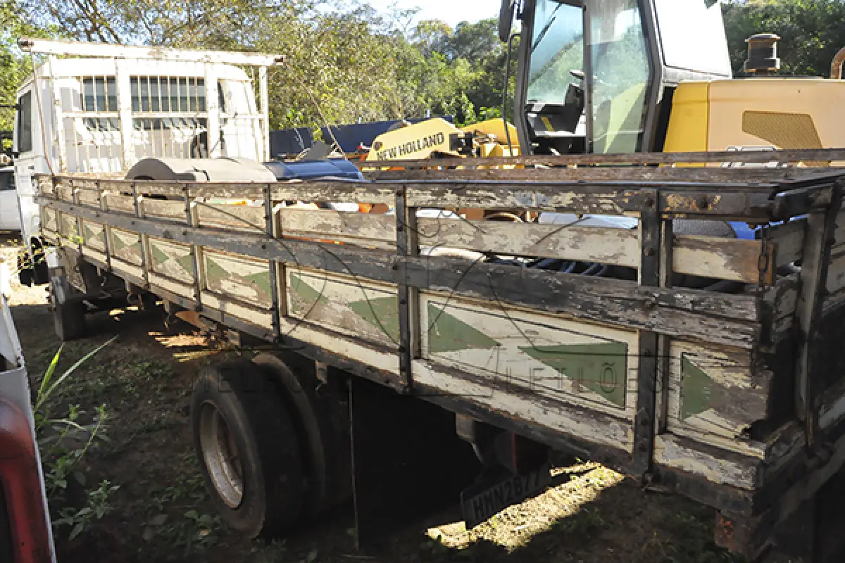 LOTE 007 - VW 7.110 - PLACA HMN2B77