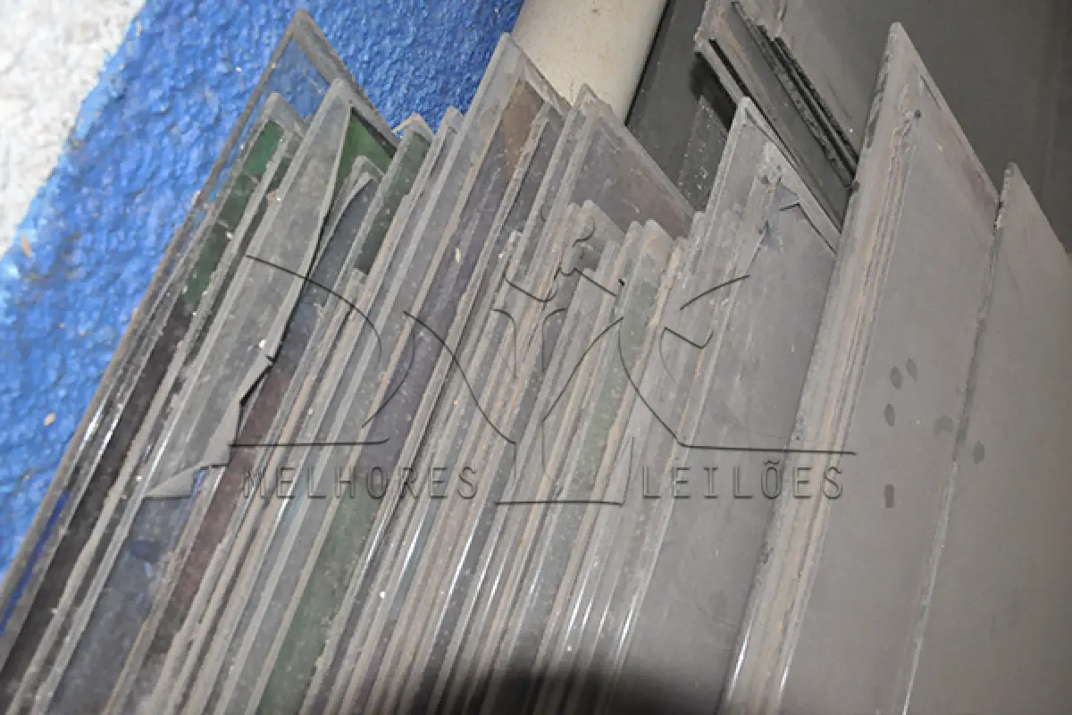 LOTE 010 - SUCATA DE VIDROS