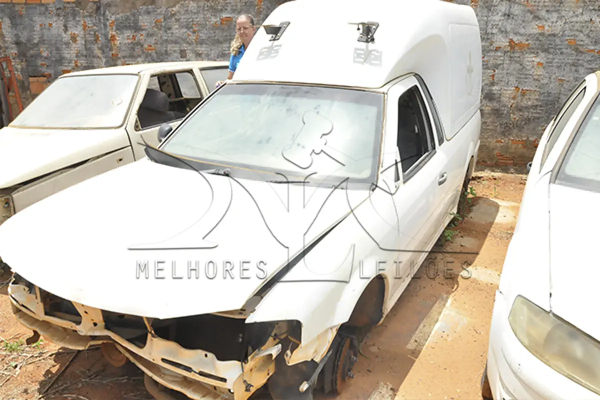 LOTE 030 - VW SAVEIRO AMBULANCIA 1.6 - PLACA HMN-7951 - ANO 2007 2008