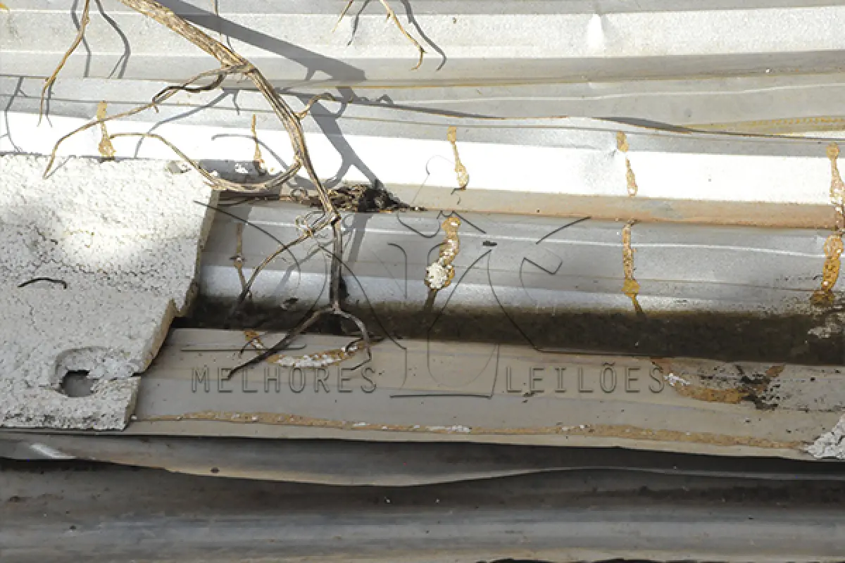 LOTE 010 - SUCATA - MONTANTE - FERRAGEM, PECA MECANICA E MATERIAL DE CONSTRUÇÃO