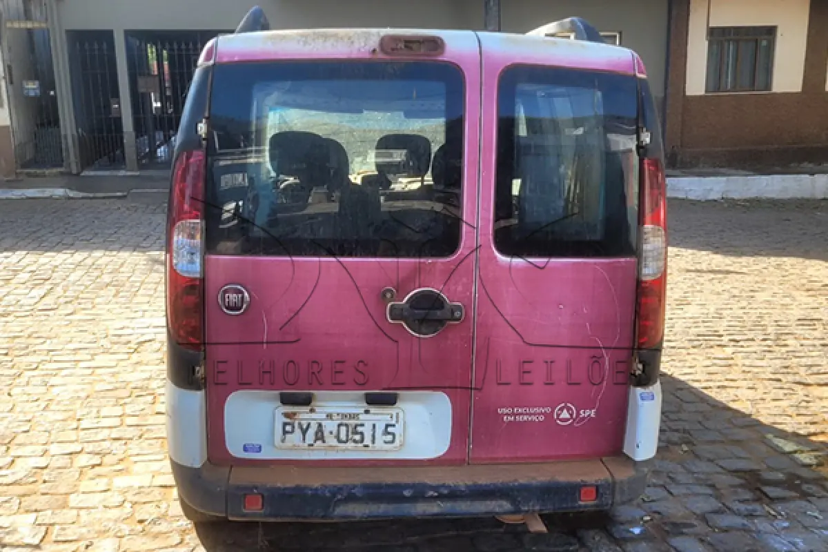 LOTE 009 - FIAT DOBLO ESSENCE 1.8 - ANO 2016 2016