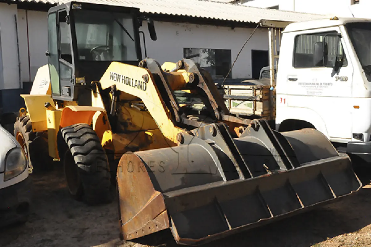 LOTE 009 - NEW HOLLAND 12D TURBO  ANO 2014