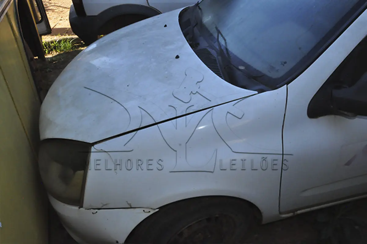 LOTE 004 - RENAUT CLIO. - PLACA PVO-8532