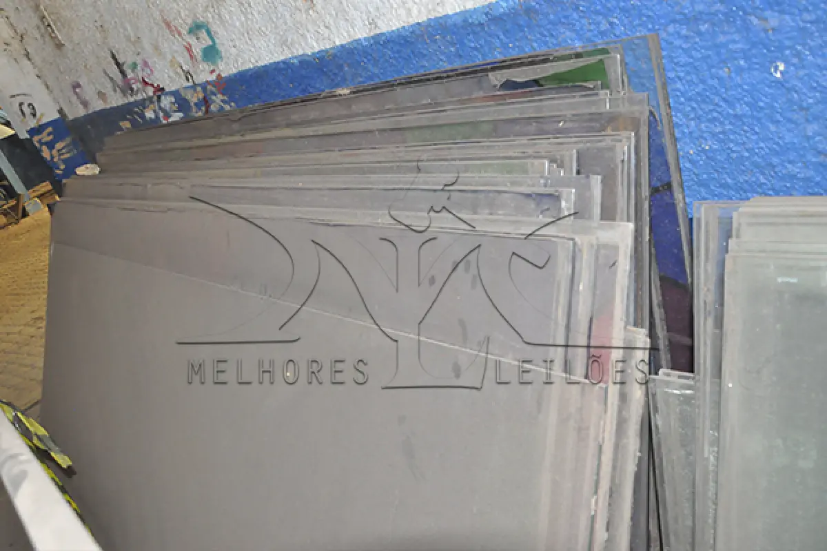 LOTE 010 - SUCATA DE VIDROS