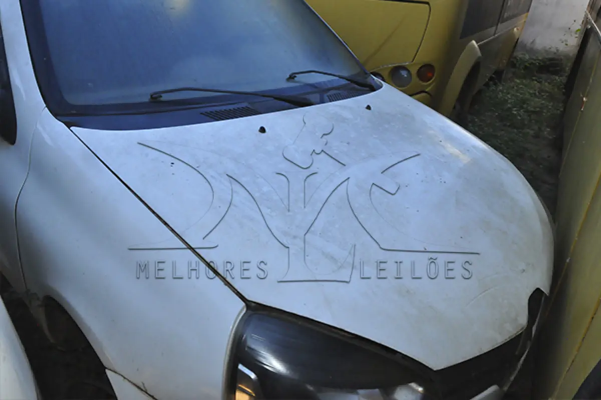 LOTE 004 - RENAUT CLIO. - PLACA PVO-8532