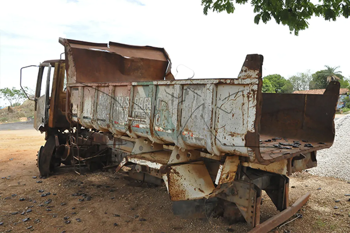 LOTE 044 - SUCATA CAMINHÃO - IVECO ECTECTOR 170E22 -  Arrematante com certidão de DETRAN