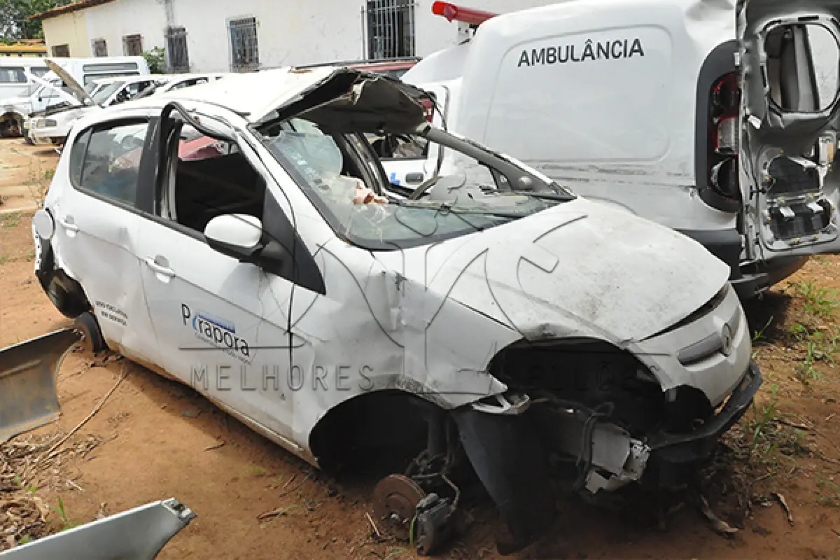 LOTE 045 - SUCATAS 4 VEICULOS - FIAT PÁLIO - FIAT FIORINO - CHERY QQ - TOYOTA ETIOS - Arrematante com certidão de DETRAN