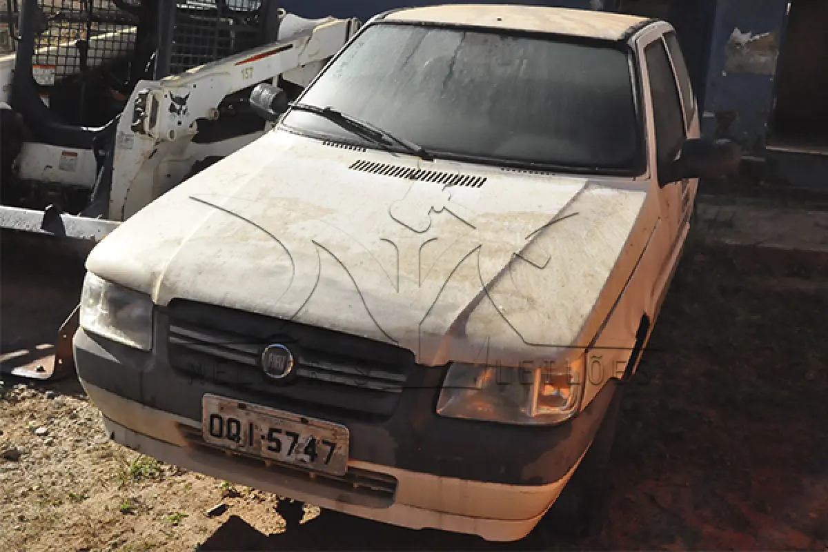 LOTE 004 - FIAT UNO MILLE ECONOMY - PLACA OQI-5747