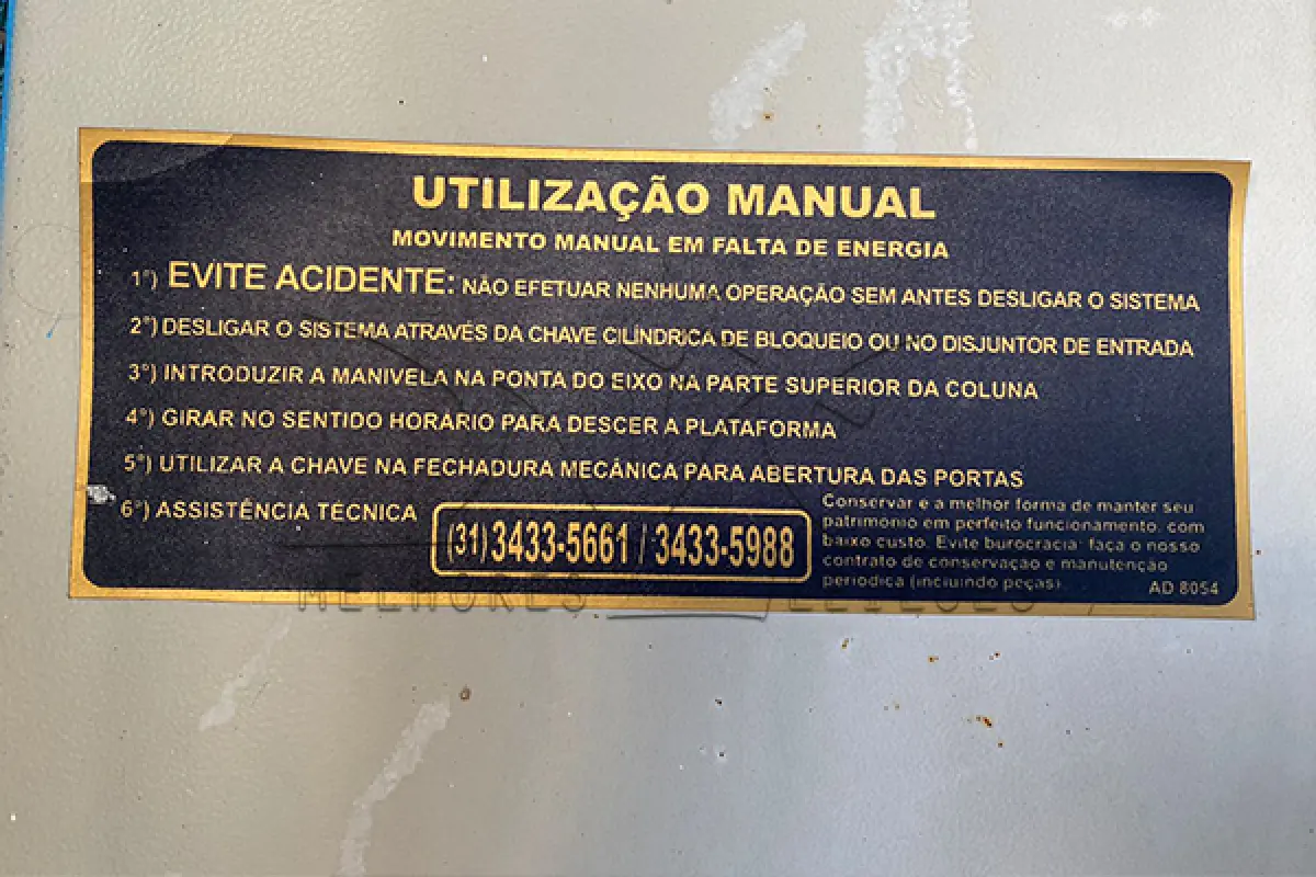 LOTE 011 - ELEVADOR PARA CADEIRANTE OU TRÊS PASSAGEIROS