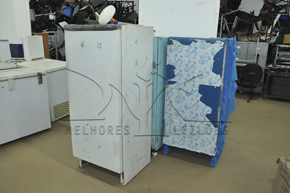 LOTE 014 - REFRIGERADORES, ELETRO DOMESTICOS E SUCATAS