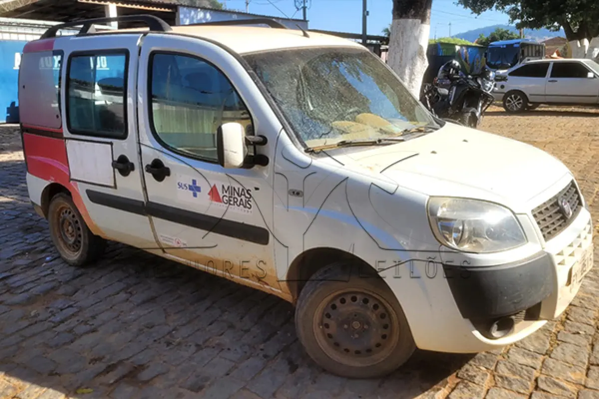 LOTE 009 - FIAT DOBLO ESSENCE 1.8 - ANO 2016 2016