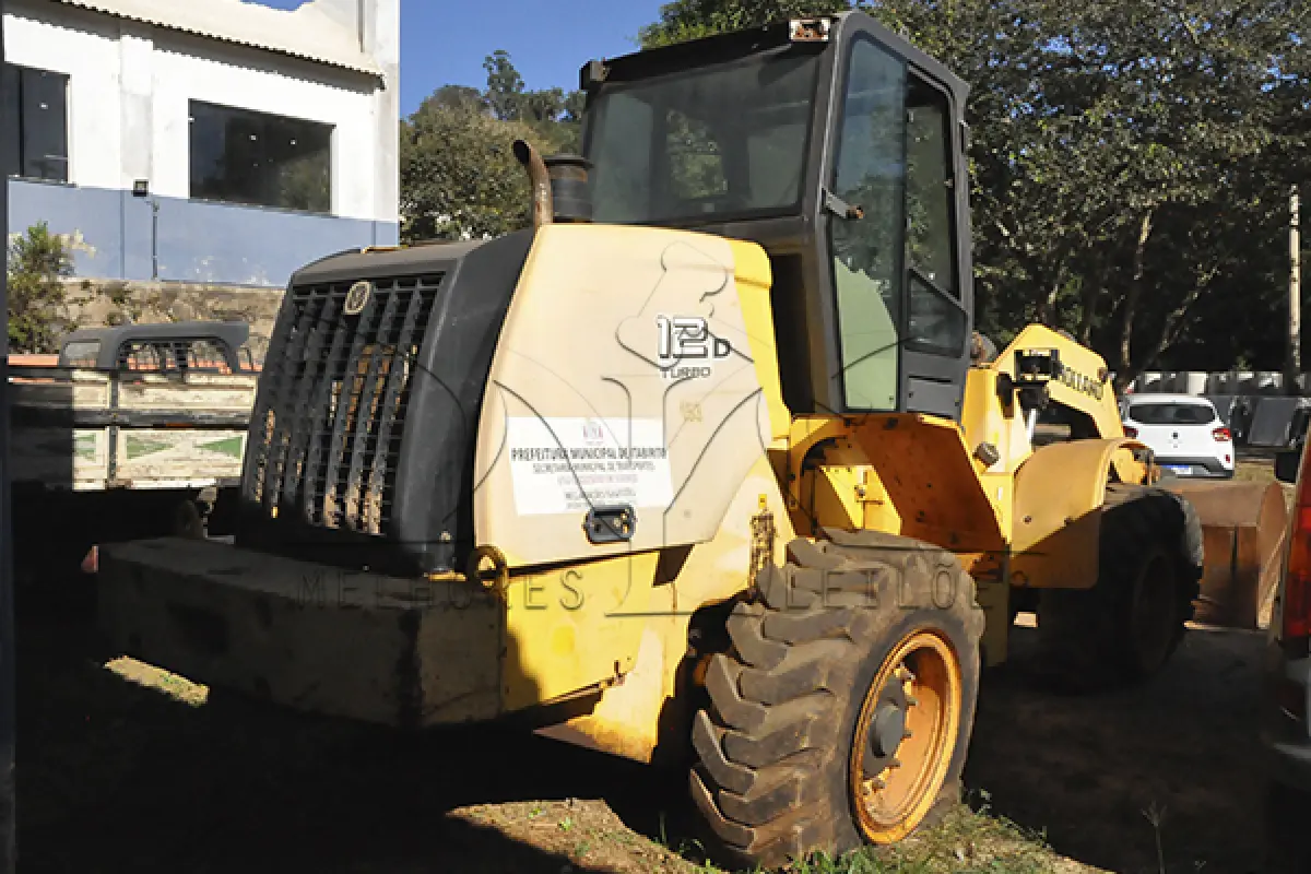 LOTE 009 - NEW HOLLAND 12D TURBO  ANO 2014