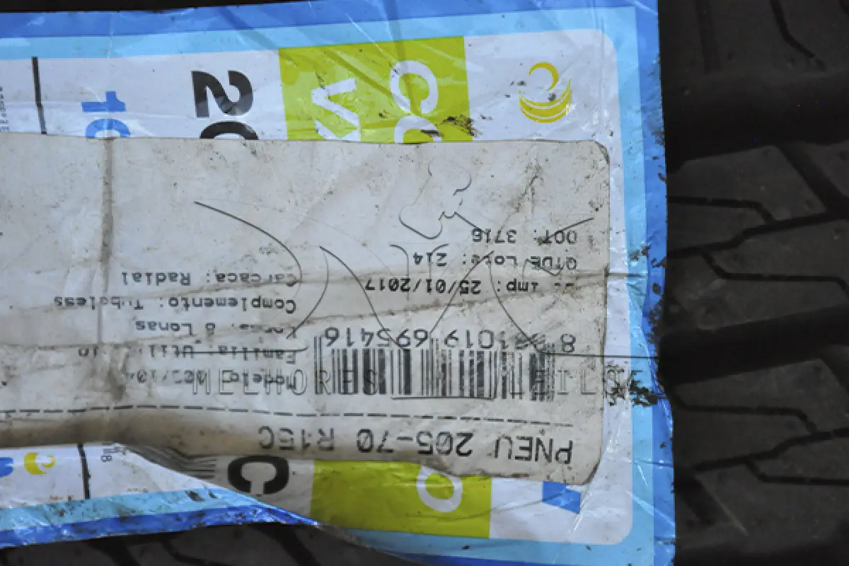 LOTE 013 - PENUES VEICULARES