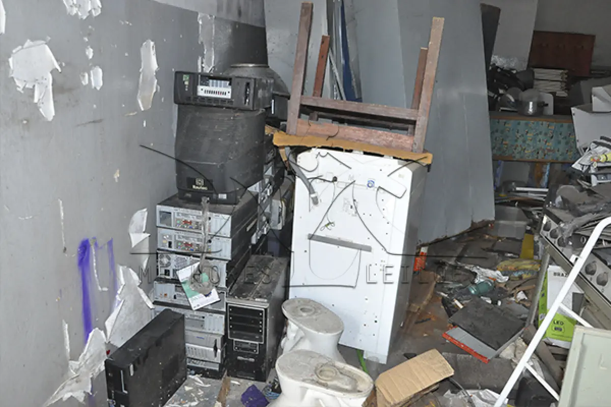 LOTE 049 - SUCATA -  ELETRODOMÉSTICO, MOBÍLIAS E DIVERSOS