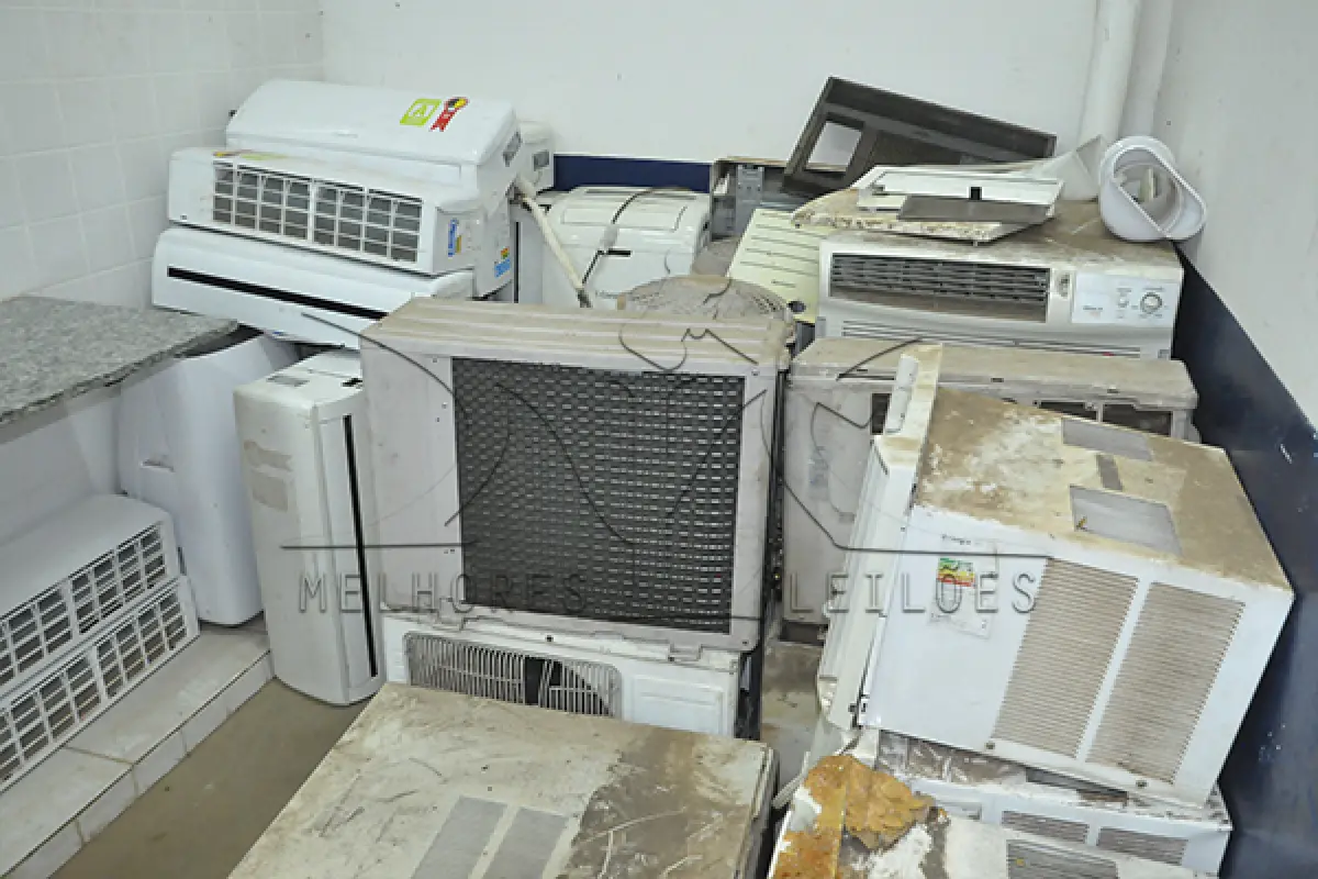 LOTE 014 - REFRIGERADORES, ELETRO DOMESTICOS E SUCATAS