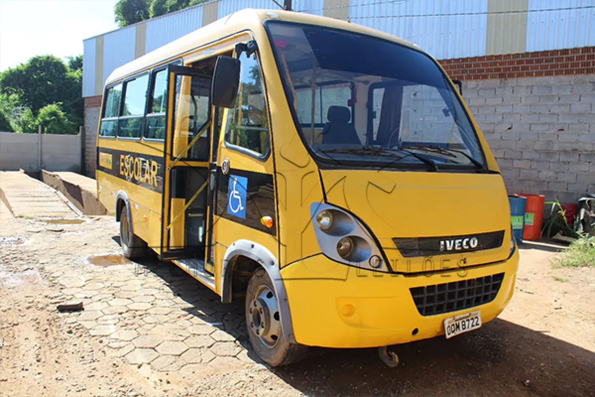 LOTE 008 - ONIBUS IVECOCITYCLASS-PLACA OQM 8722-ANO 2013-2013