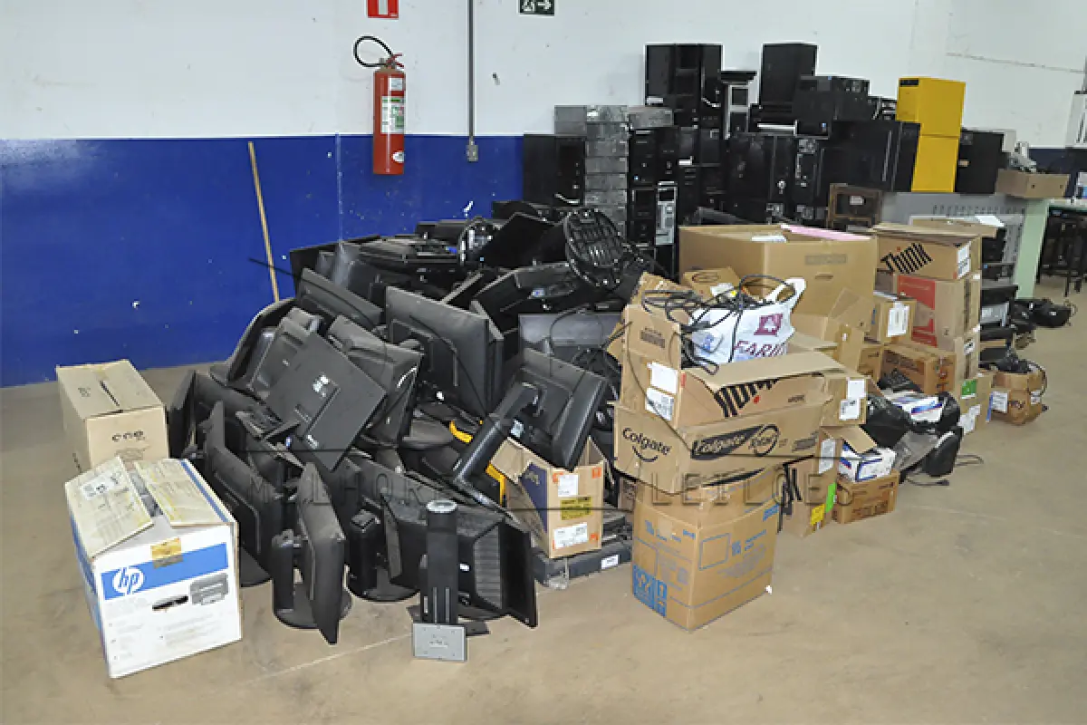 LOTE 013 - ELETRICA, ELETRONICA, NOVOS E SUCATAS