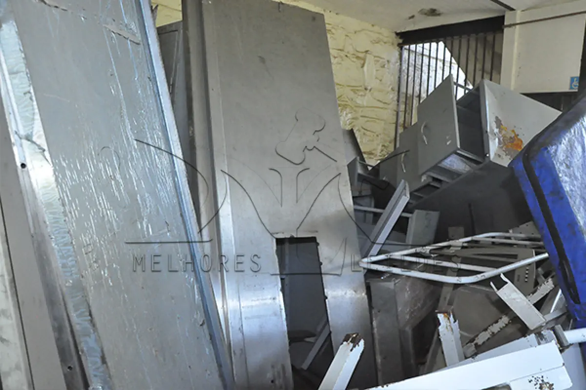 LOTE 016 - DERIVADA EDUCAÇÃO - FERRAGEM, MATERIAIS E ETC