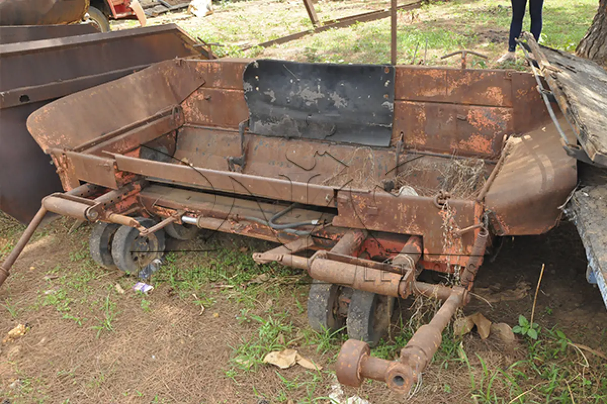 LOTE 050 - SUCATA - EQUIPAMENTOS, IMPLEMENTOS