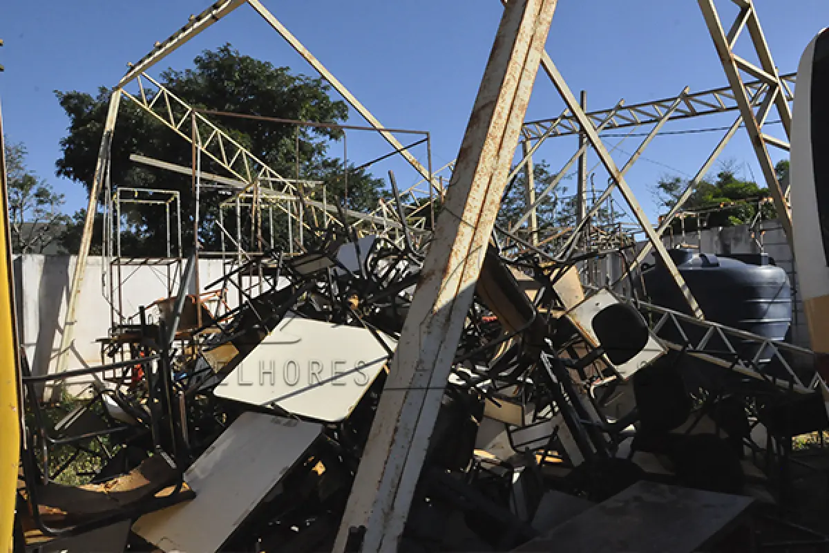 LOTE 015 - SUCATA FERRAGEM E DERIVADOS